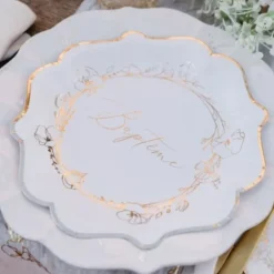 8 assiettes en carton FSC® - Diamètre 23 cm - Collection Baptême Crème et Or