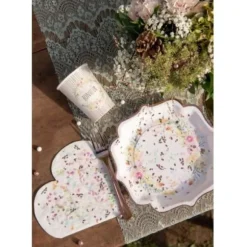 10 Assiettes en carton - Mariage Fleuri - 21 cm