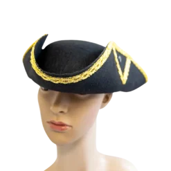 Chapeau de pirate en forme de tricorne noir avec galon doré
