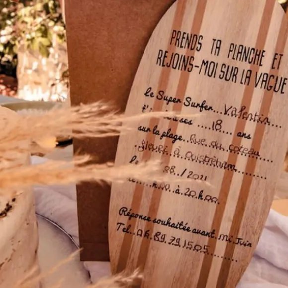 8 invitations avec enveloppes - Collection Beach and Surf Party