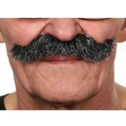 Moustache en Crocs - Poivre et Sel