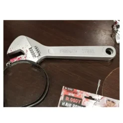 Serre-tête Adulte - Clé Anglaise Ensanglantée 28 cm